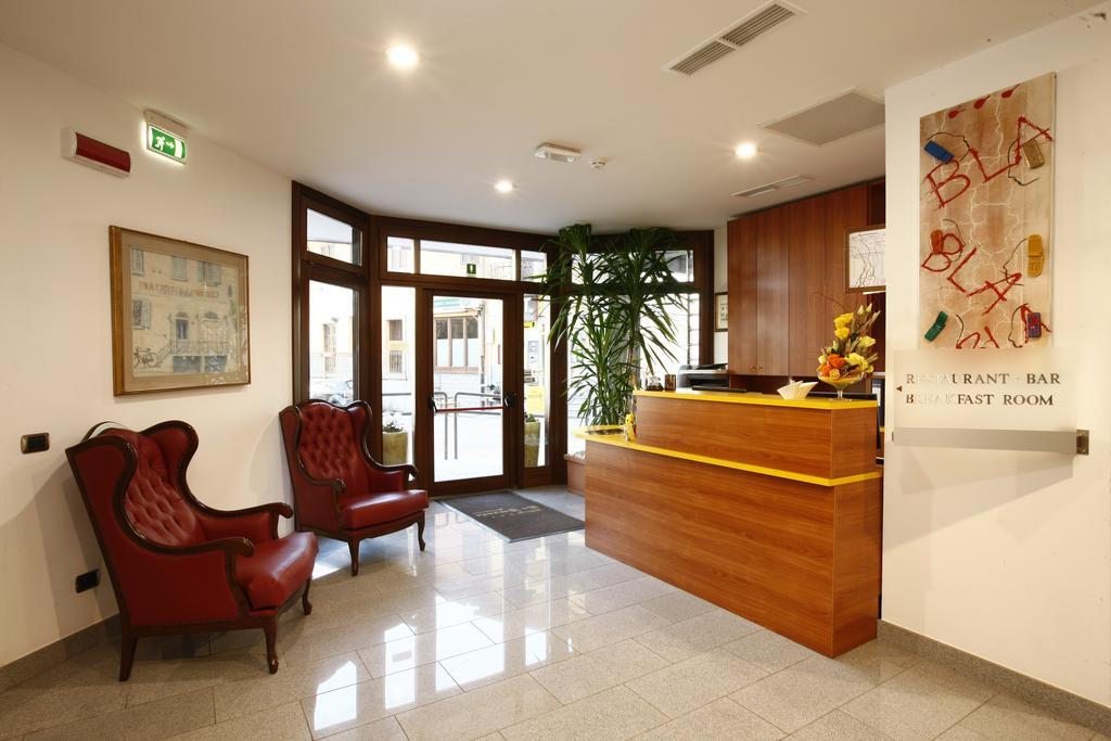 Hotel La Locanda Cadrezzate Luaran gambar