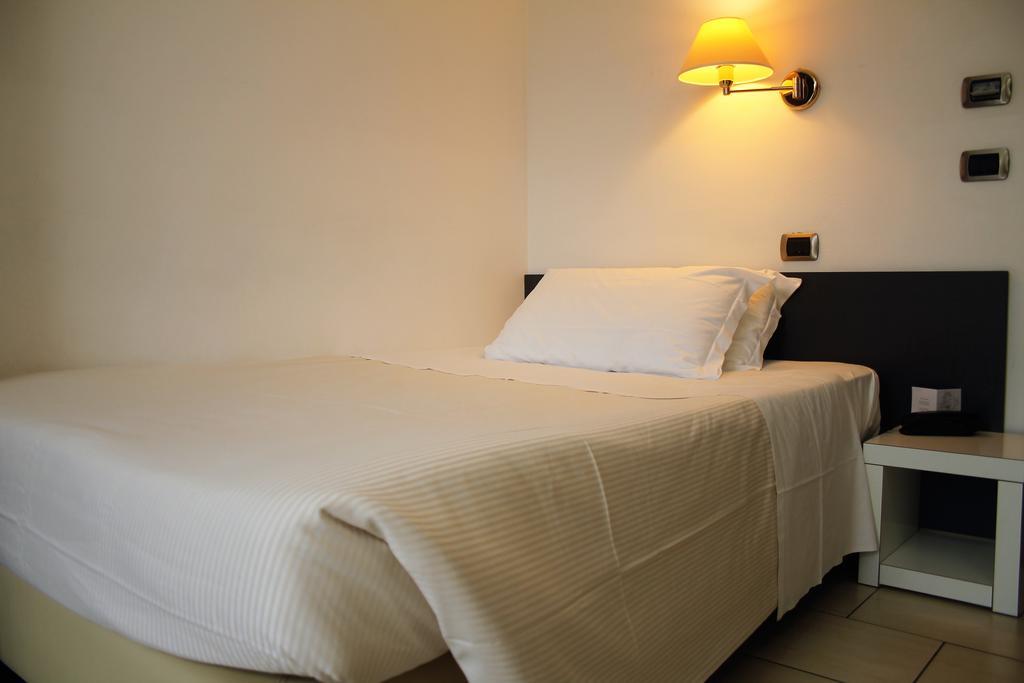 Hotel La Locanda Cadrezzate Luaran gambar