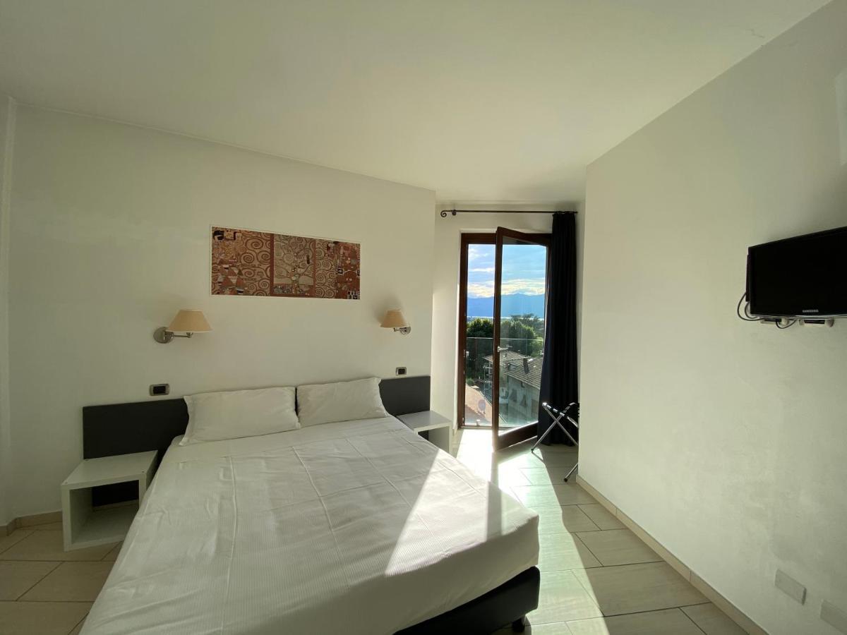Hotel La Locanda Cadrezzate Luaran gambar